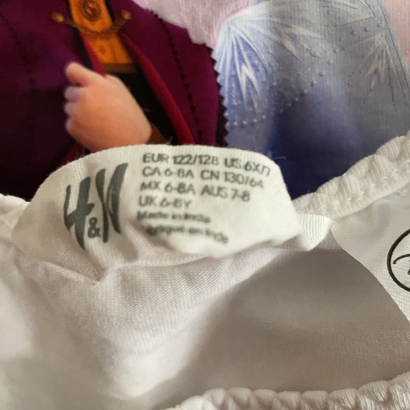 2 pack H & M frozen long sleeved tees size 6 - Picture 4 of 4